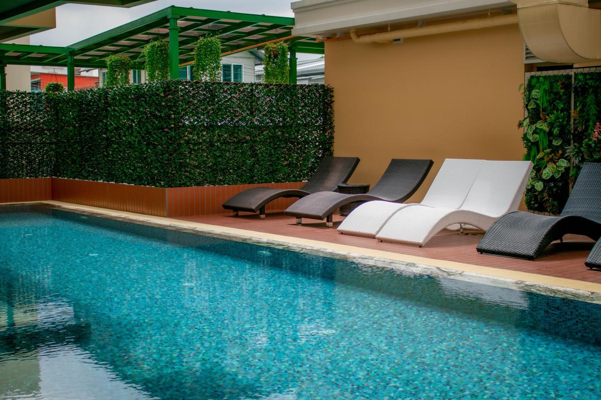 Siri Grand Bangkok Hotel מראה חיצוני תמונה