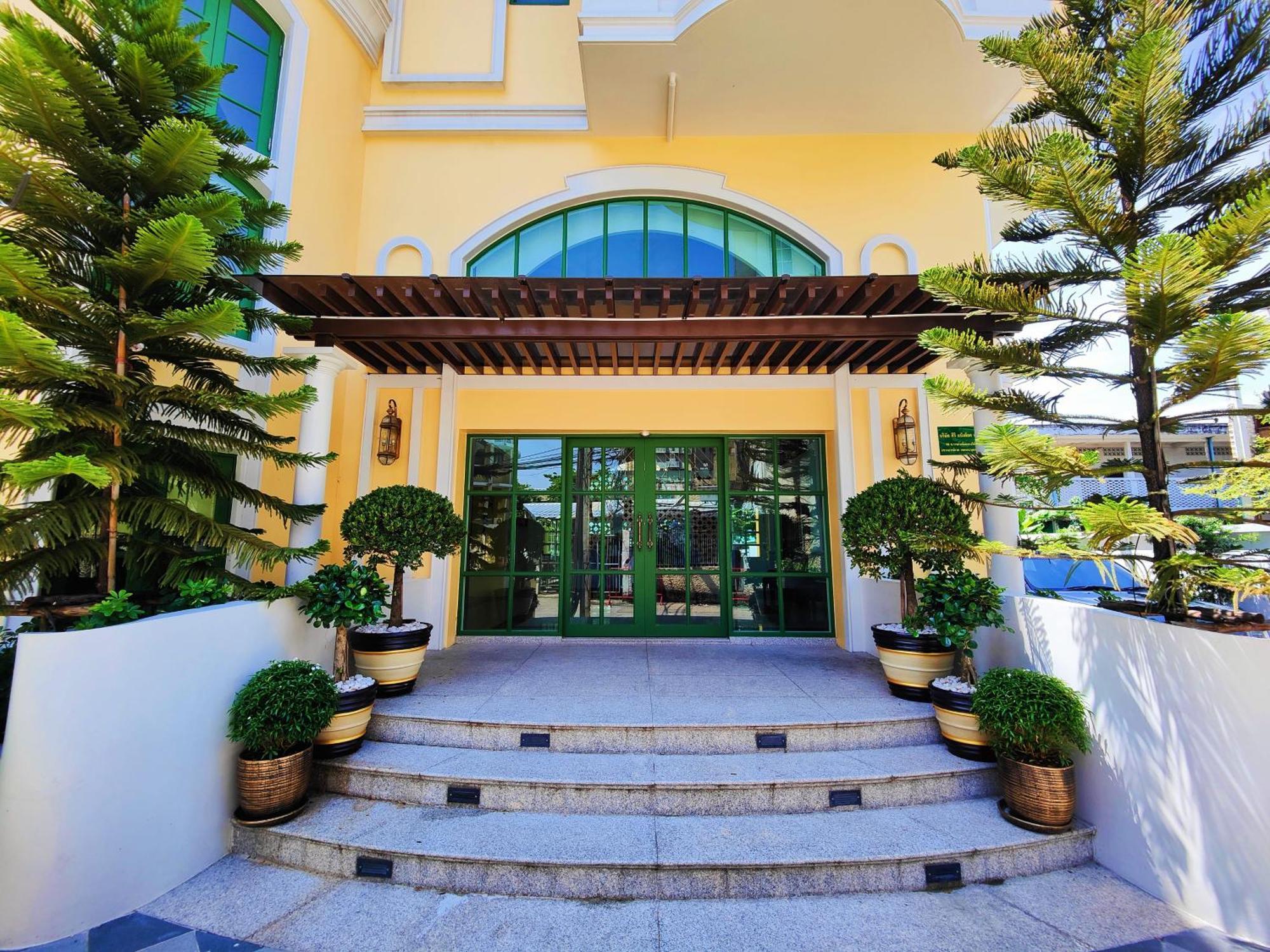 Siri Grand Bangkok Hotel מראה חיצוני תמונה