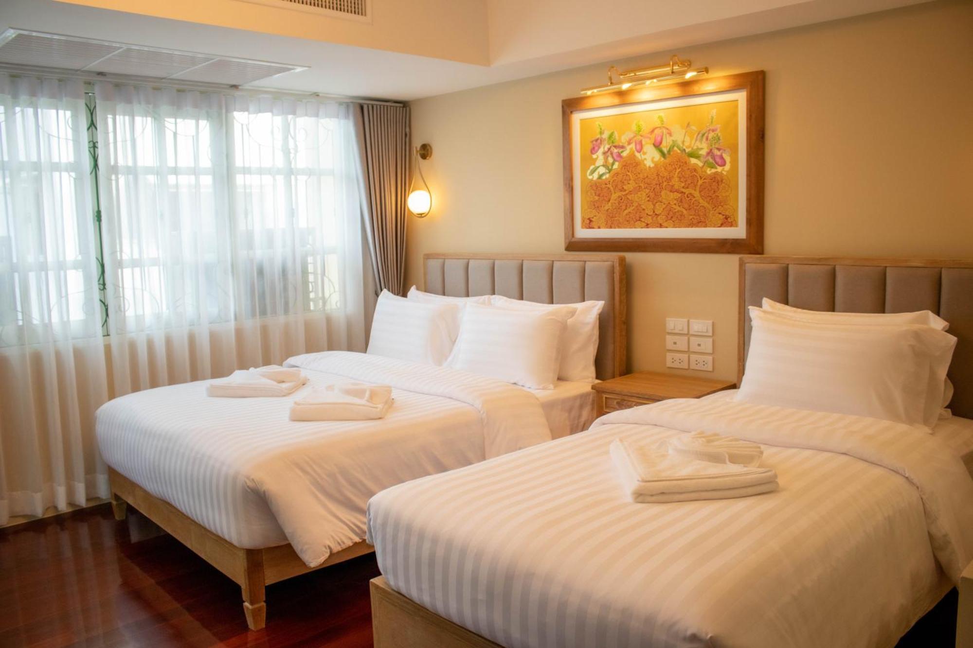 Siri Grand Bangkok Hotel מראה חיצוני תמונה
