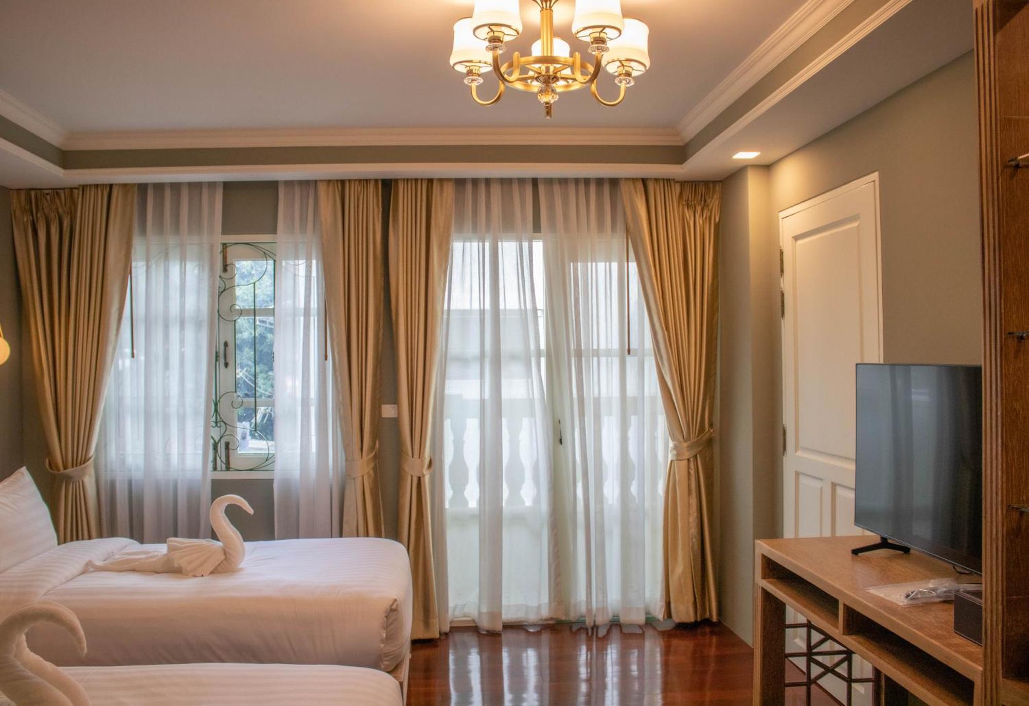 Siri Grand Bangkok Hotel מראה חיצוני תמונה