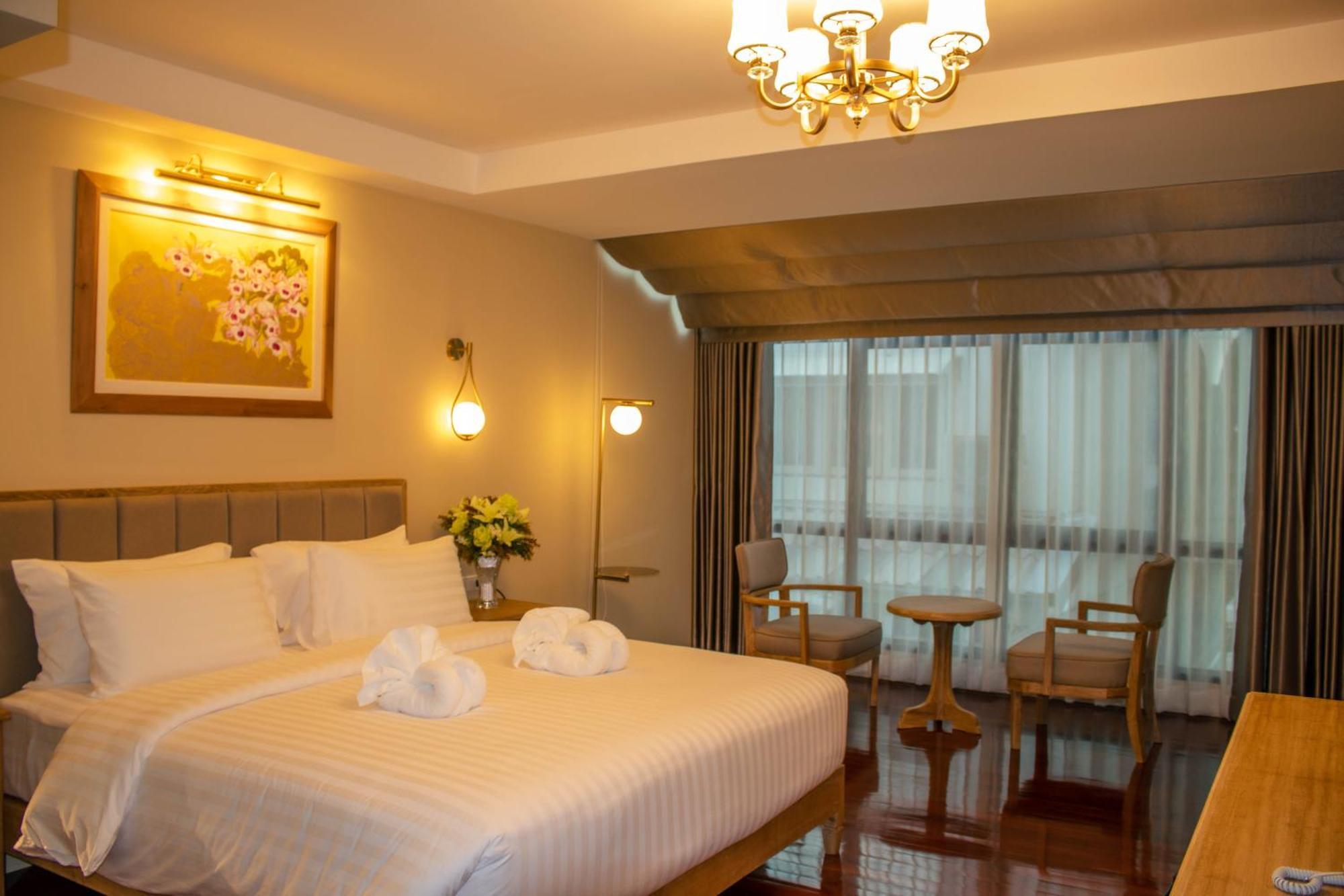 Siri Grand Bangkok Hotel מראה חיצוני תמונה