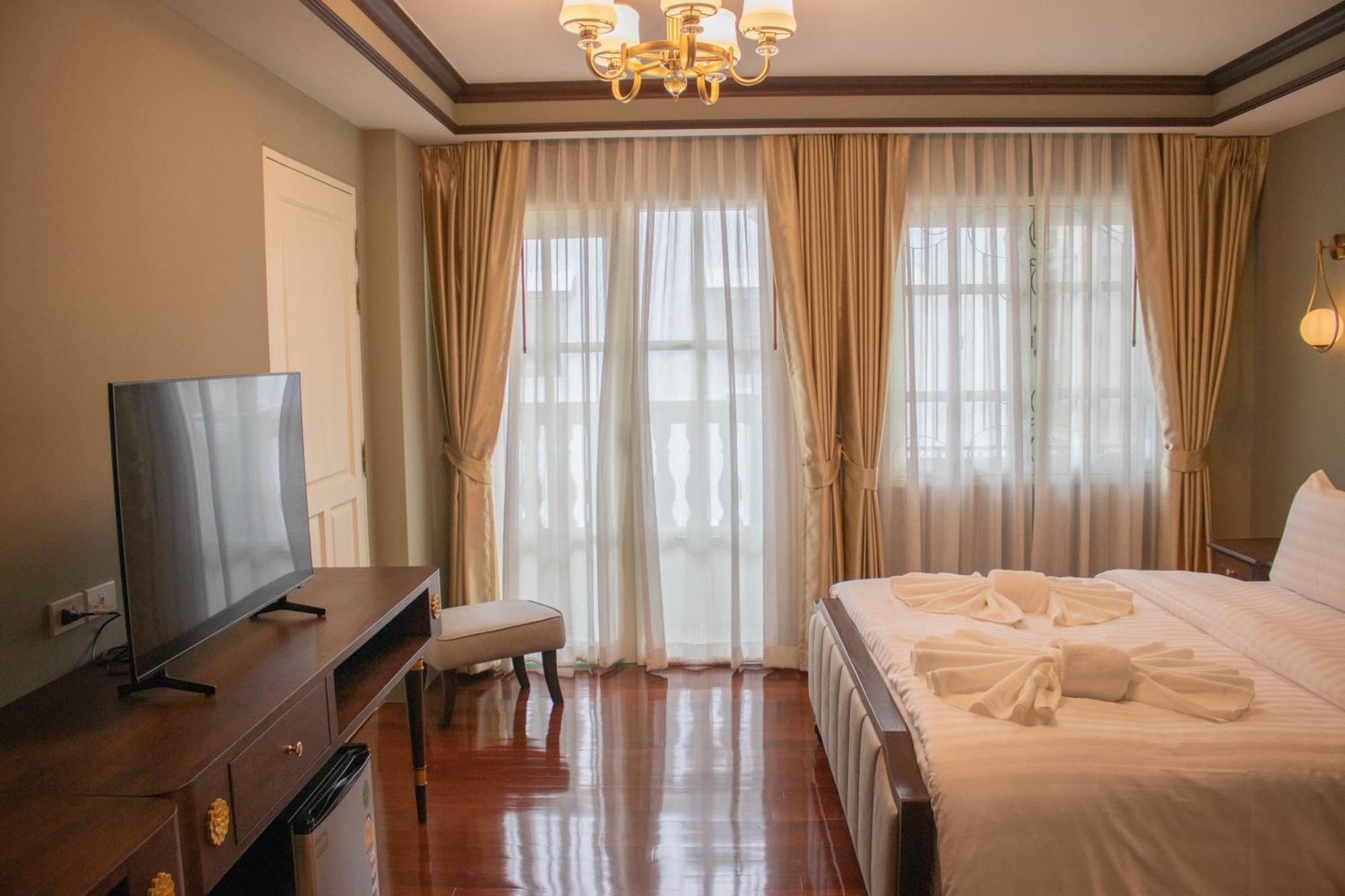 Siri Grand Bangkok Hotel מראה חיצוני תמונה
